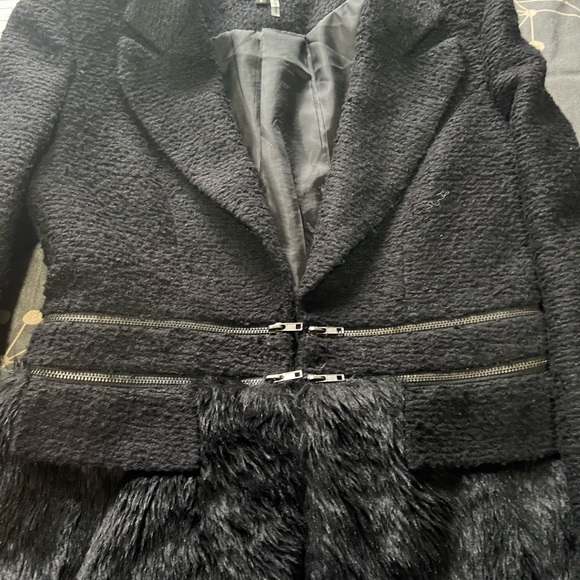 Size 8 items. Jackets $50 dresses and skirts $30. Each item is sold separately - Picture 11 of 16